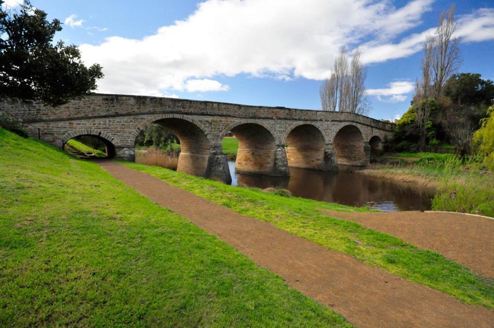 Bridge Cottages Sargeants & Armoury Cottages 1823 - History & Charm Ричмонд Экстерьер фото
